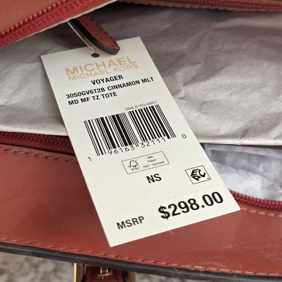 Michael Kors Voyager Logo Medium Tote Bag - Picture 7 of 9